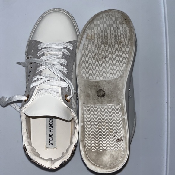 Steve Madden Bianka sneakers, size 8.5 W - Picture 3 of 4